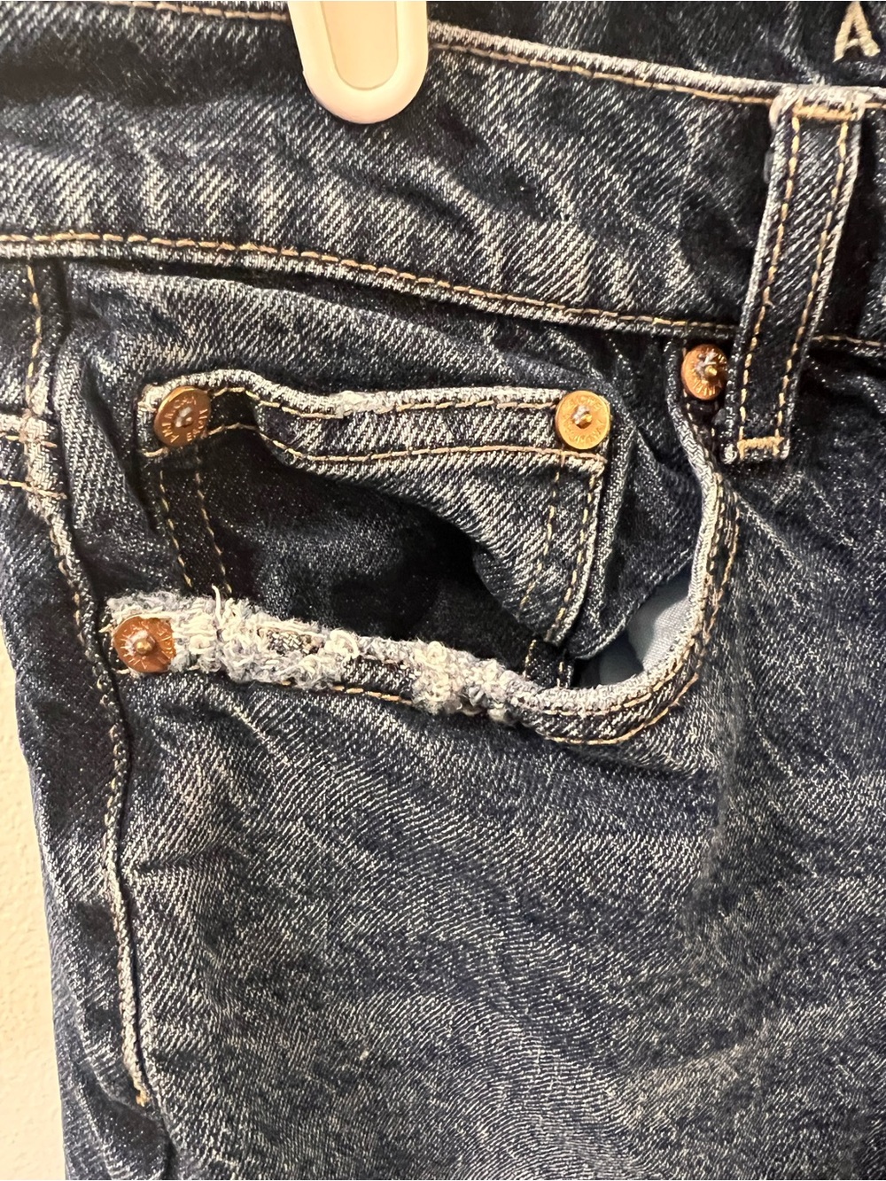 American Eagle Stretch Barrel Jeans – Medium Wash Size 2 - Picture 3 of 7